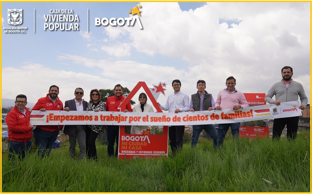 A manera de inauguración, los directivos de las entidades y de la constructora se reunieron para simbolizar el comienzo de un trabajo articulado, riguroso y diligente por el bienestar de cientos de familias que viven —o hasta hace muy poco vivían— en zonas de alto riesgo no mitigable. 