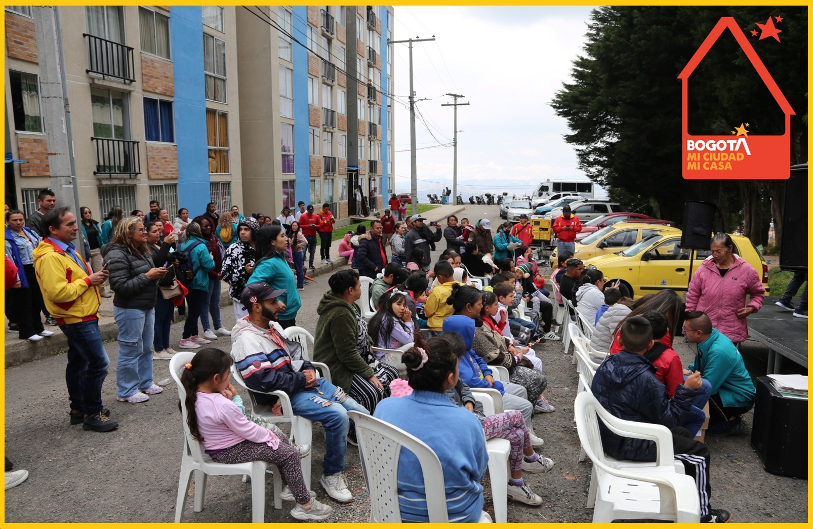 La comunidad de Arboleda Santa Teresita, situada en la localidad de San Cristóbal, se benefició de la feria de servicios: un evento promovido por la Caja de la Vivienda Popular (CVP). Este encuentro tuvo como objetivo fortalecer la conexión entre los habitantes y las diversas entidades del Distrito