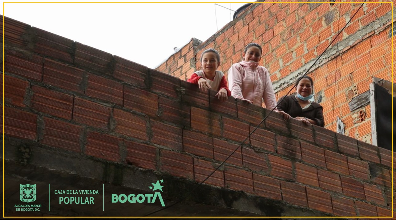 Las primeras viviendas beneficiadas se encuentran en el barrio Guacamayas, en San Cristóbal, donde se empezarán a ver construcciones dispersas por toda esa zona del suroriente. Pero también hay otro grupo de 83 casas seleccionadas en el Alfonso López, en Usme