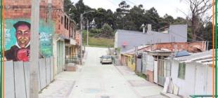 Barrio La Cecilia, localidad San Cristóbal. La Caja de Vivienda Popular intervino la malla vial del barrio pavimentándolas y construyendo nuevos andenes; también arregló parques y construyó escaleras.