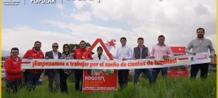 A manera de inauguración, los directivos de las entidades y de la constructora se reunieron para simbolizar el comienzo de un trabajo articulado, riguroso y diligente por el bienestar de cientos de familias que viven —o hasta hace muy poco vivían— en zonas de alto riesgo no mitigable. 