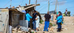 Proceso de reubicación de familias que viven en Caracolí,