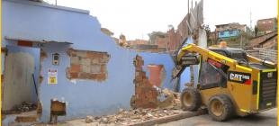 La Caja de Vivienda Popular reitera su compromiso con la seguridad en Bogotá, a través de la demolición de predios identificados como de alto riesgo no mitigable