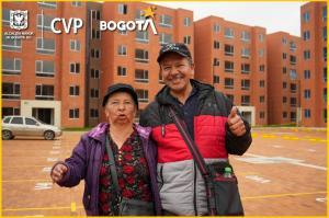 A través de programas que no solo reasientan, sino que también titulan y mejoran viviendas y barrios, la entidad sigue transformando vidas y construyendo un futuro más esperanzador para los ciudadanos de Bogotá.
